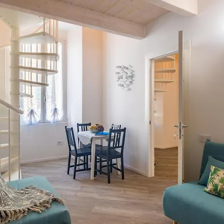 Mare House 菲纳莱利古雷